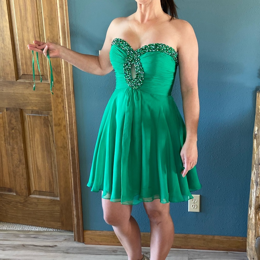 Sherri Hill green sequin and chiffon mini dress. Size 6